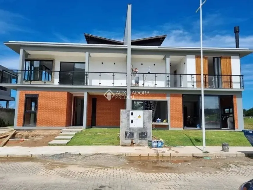 Foto 1 de Casa com 3 Quartos à venda, 193m² em Rio Tavares, Florianópolis