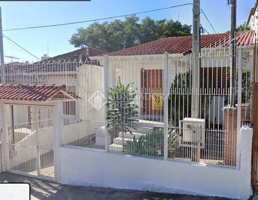 Foto 1 de Casa com 2 Quartos à venda, 95m² em Teresópolis, Porto Alegre