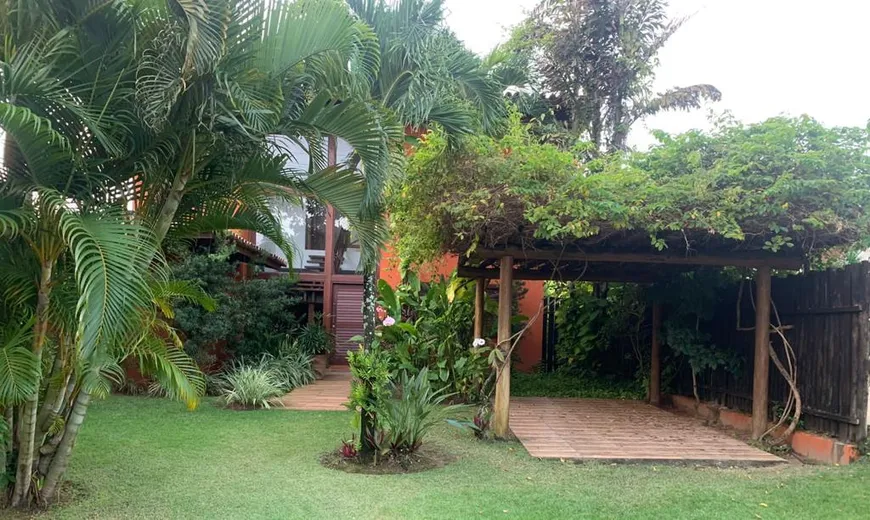 Foto 1 de Casa de Condomínio com 4 Quartos para alugar, 250m² em Praia do Forte, Mata de São João