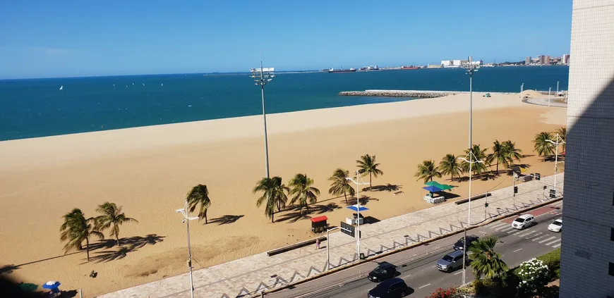 Foto 1 de Apartamento com 2 Quartos para alugar, 70m² em Meireles, Fortaleza