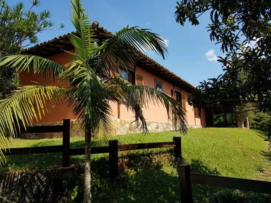 Foto 1 de Casa com 3 Quartos à venda, 400m² em Bingen, Petrópolis