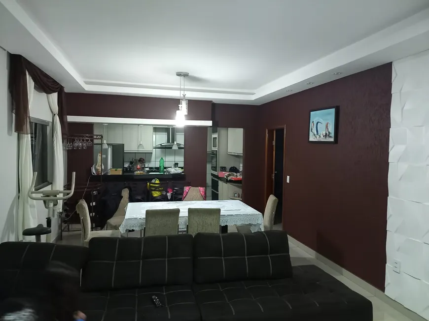 Foto 1 de Casa com 3 Quartos à venda, 200m² em Anápolis City, Anápolis