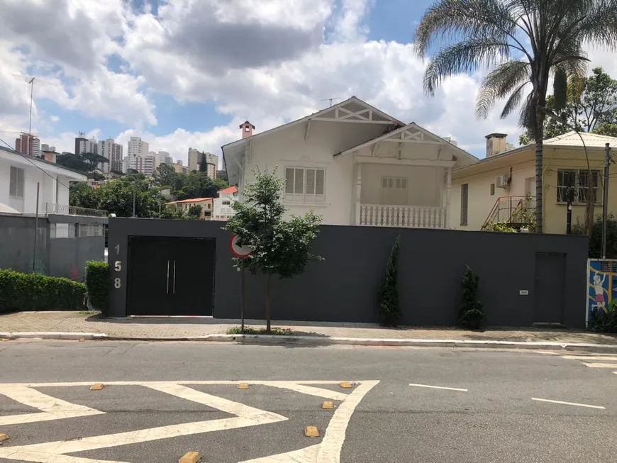 Foto 1 de Sobrado com 9 Quartos para venda ou aluguel, 525m² em Pacaembu, São Paulo