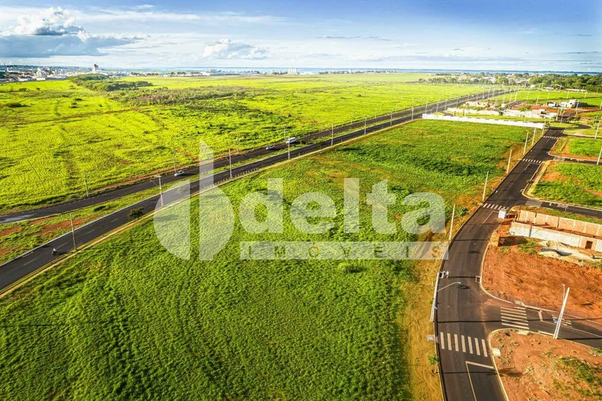 Foto 1 de Lote/Terreno à venda, 672m² em Jardim Ipanema, Uberlândia