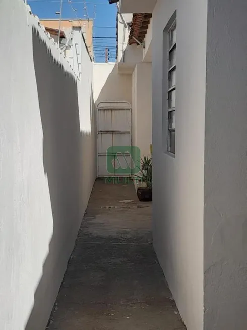 Foto 1 de Casa com 3 Quartos à venda, 180m² em Jardim das Palmeiras, Uberlândia