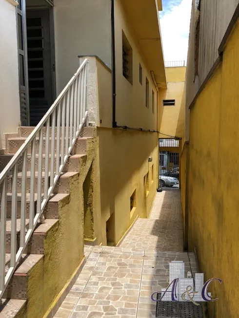 Foto 1 de Casa com 2 Quartos à venda, 180m² em Vila Menck, Osasco