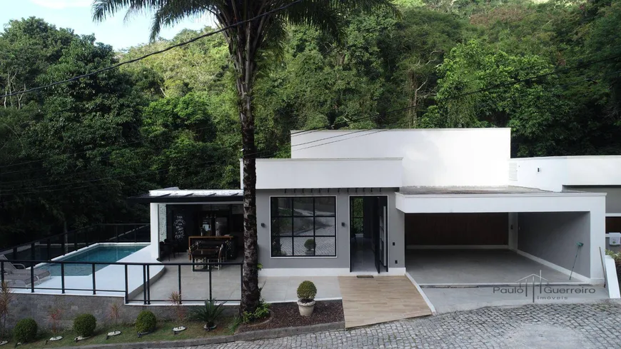 Foto 1 de Casa de Condomínio com 3 Quartos à venda, 380m² em Pendotiba, Niterói