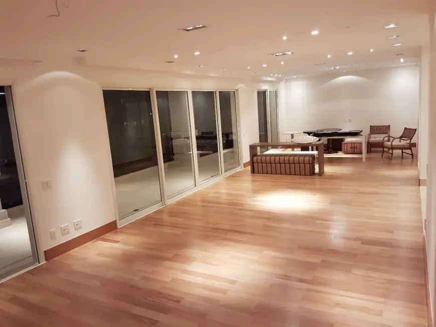 Foto 1 de Apartamento com 4 Quartos para venda ou aluguel, 316m² em Moema, São Paulo
