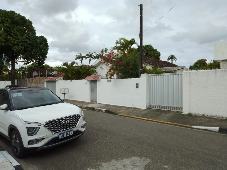 Foto 1 de Casa com 3 Quartos à venda, 200m² em Engenho do Meio, Recife