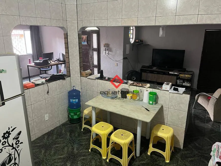 Foto 1 de Casa com 3 Quartos à venda, 327m² em Montese, Fortaleza