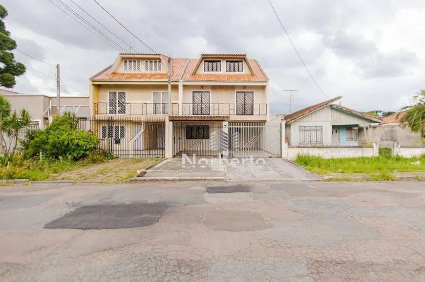 Foto 1 de Sobrado com 3 Quartos à venda, 232m² em Capão da Imbuia, Curitiba