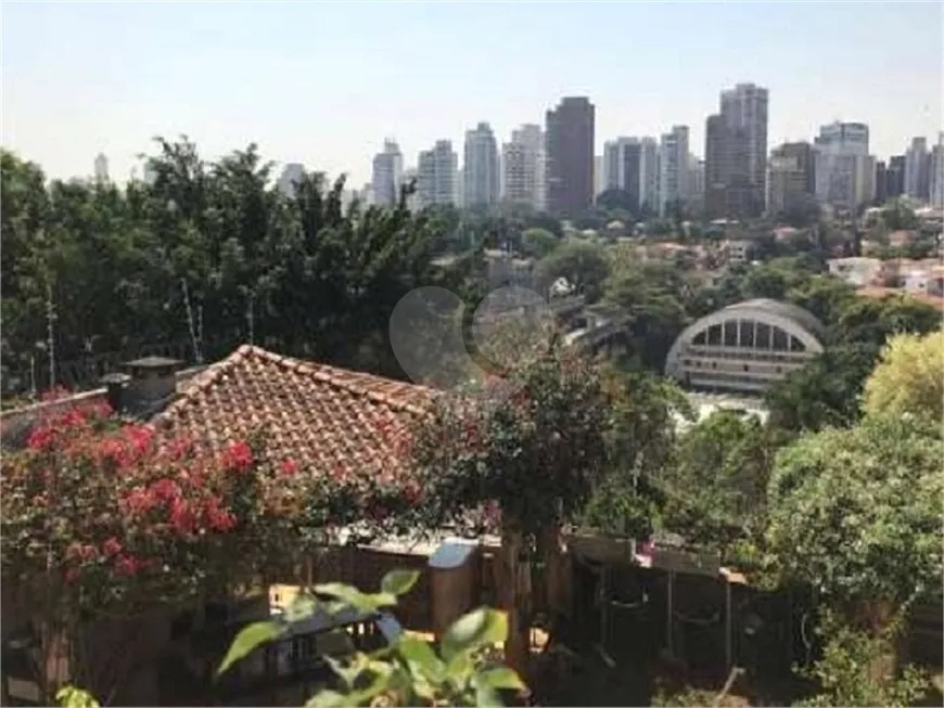 Foto 1 de Sobrado com 4 Quartos à venda, 893m² em Pacaembu, São Paulo