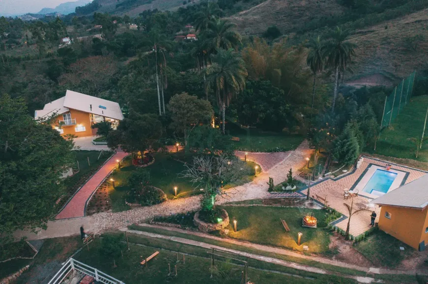 Foto 1 de Fazenda/Sítio à venda, 1500m² em Zona Rural, Caldas