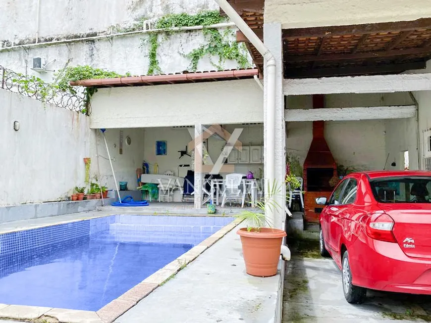 Foto 1 de Casa com 5 Quartos à venda, 250m² em , Salinópolis