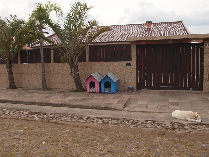 Foto 1 de Casa com 3 Quartos à venda, 215m² em Centro, Balneário Pinhal