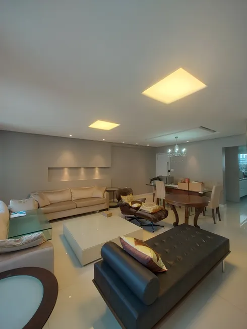 Foto 1 de Apartamento com 2 Quartos à venda, 114m² em Boa Vista, Recife