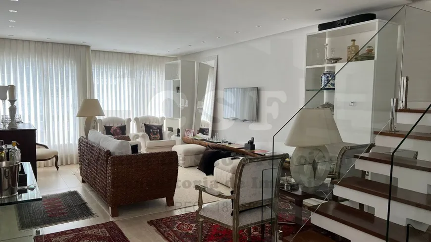 Foto 1 de Sobrado com 4 Quartos à venda, 300m² em Vila Sao Silvestre, São Paulo