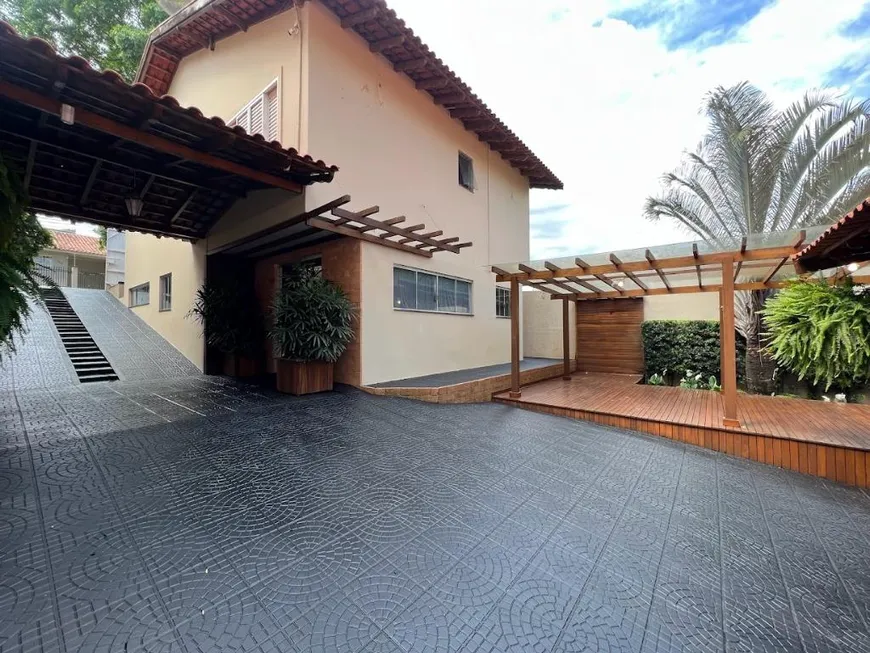 Foto 1 de Casa com 4 Quartos à venda, 241m² em Jardim Laodicéia, Maringá