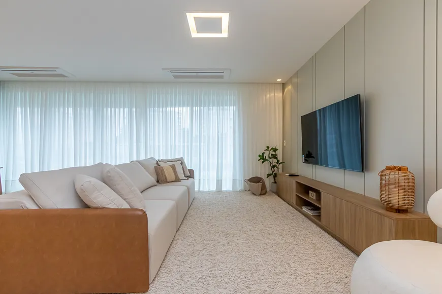 Foto 1 de Apartamento com 3 Quartos para alugar, 180m² em Praia Brava de Itajai, Itajaí
