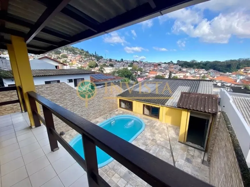 Foto 1 de Casa com 4 Quartos à venda, 317m² em Agronômica, Florianópolis