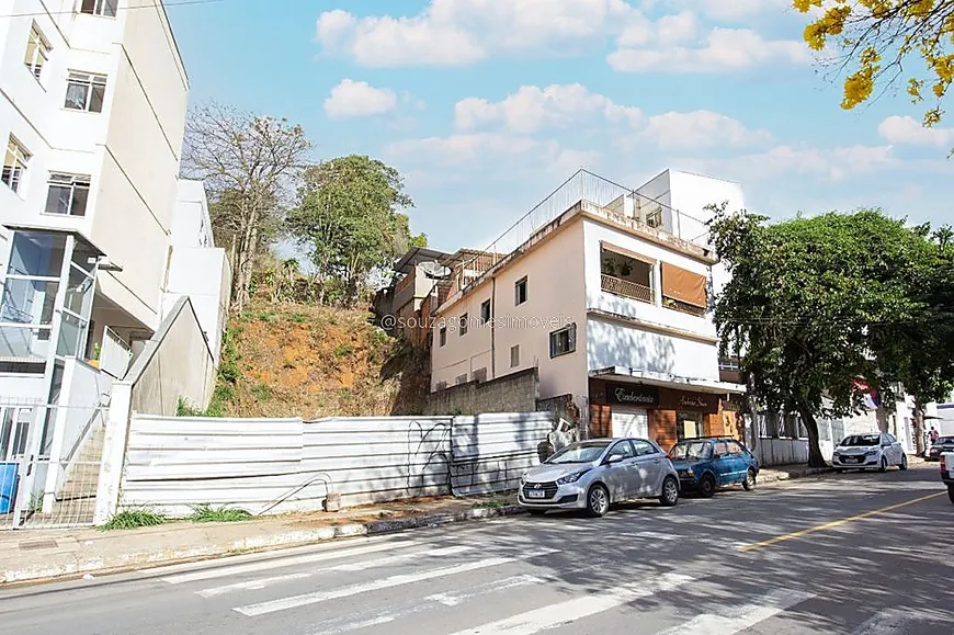 Foto 1 de Lote/Terreno à venda, 300m² em São Pedro, Juiz de Fora