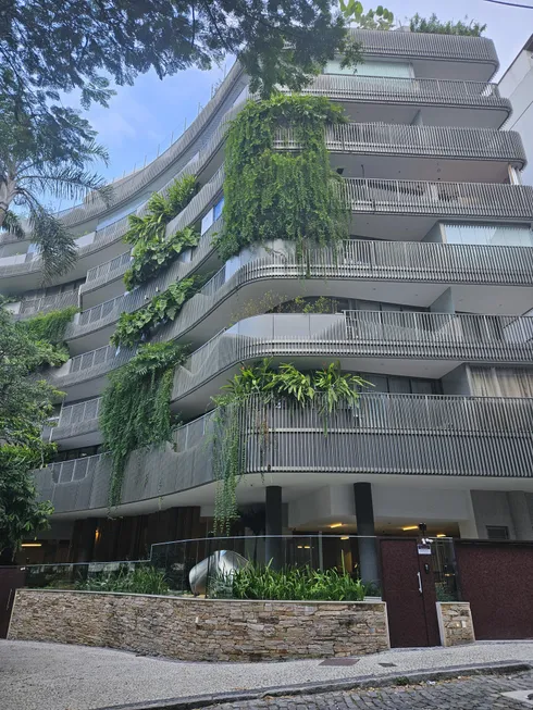 Foto 1 de Apartamento com 2 Quartos para alugar, 77m² em Leblon, Rio de Janeiro