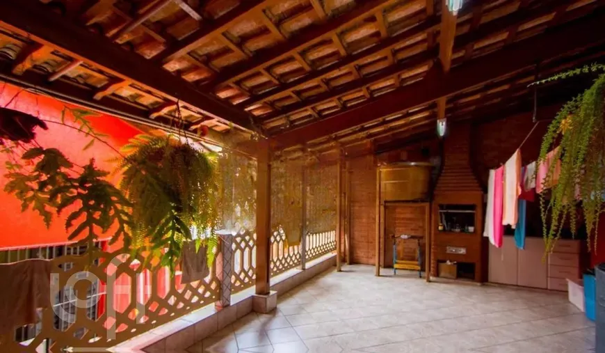Foto 1 de Casa com 2 Quartos à venda, 136m² em Vila Linda, Santo André