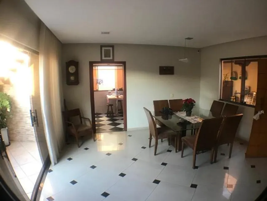 Foto 1 de Casa com 4 Quartos à venda, 270m² em Fernão Dias, Belo Horizonte