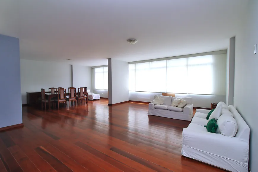 Foto 1 de Apartamento com 4 Quartos à venda, 250m² em Copacabana, Rio de Janeiro