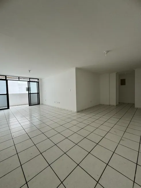 Foto 1 de Apartamento com 4 Quartos à venda, 170m² em Cabo Branco, João Pessoa