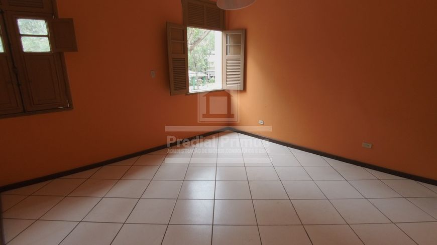 Foto 1 de Imóvel Comercial com 3 Quartos para alugar, 10m² em Centro, Nova Friburgo