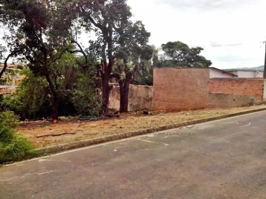 Foto 1 de Lote/Terreno à venda, 1200m² em Lopes de Oliveira, Sorocaba