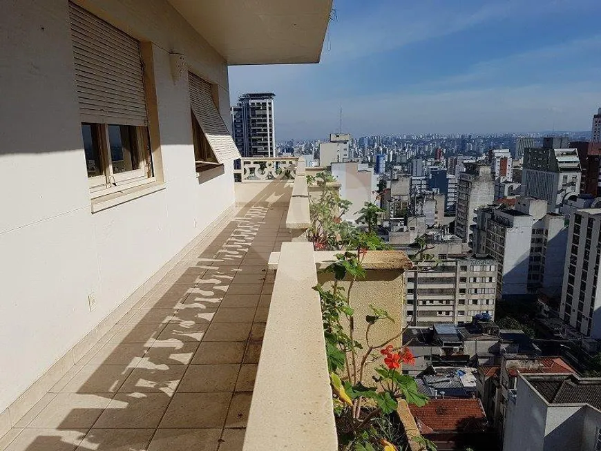 Foto 1 de Apartamento com 3 Quartos à venda, 179m² em Jardim América, São Paulo
