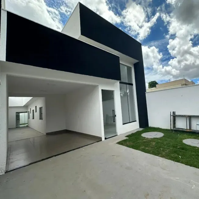 Foto 1 de Casa com 3 Quartos à venda, 120m² em Buriti Sereno, Aparecida de Goiânia