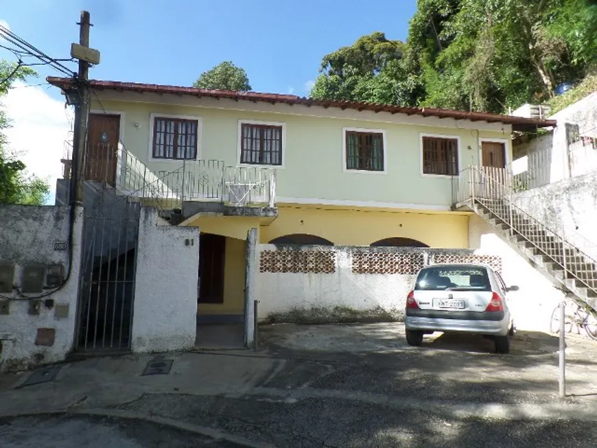 Foto 1 de Casa com 3 Quartos para alugar, 80m² em Vila Muqui, Teresópolis