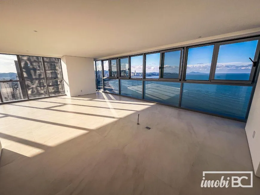 Foto 1 de Apartamento com 4 Quartos à venda, 232m² em Frente Mar Centro, Balneário Camboriú