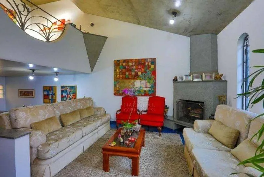Foto 1 de Sobrado com 4 Quartos para venda ou aluguel, 410m² em Vila Bastos, Santo André