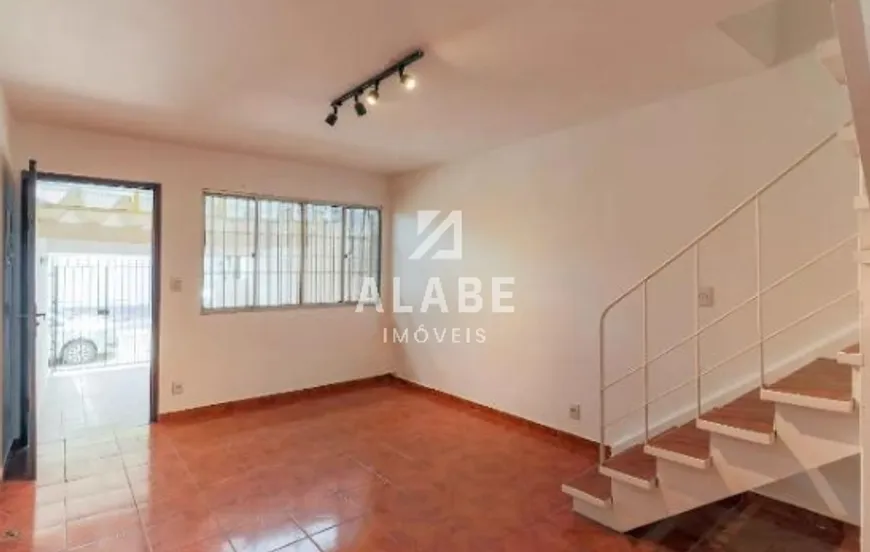 Foto 1 de Casa com 2 Quartos à venda, 105m² em Vila Cordeiro, São Paulo