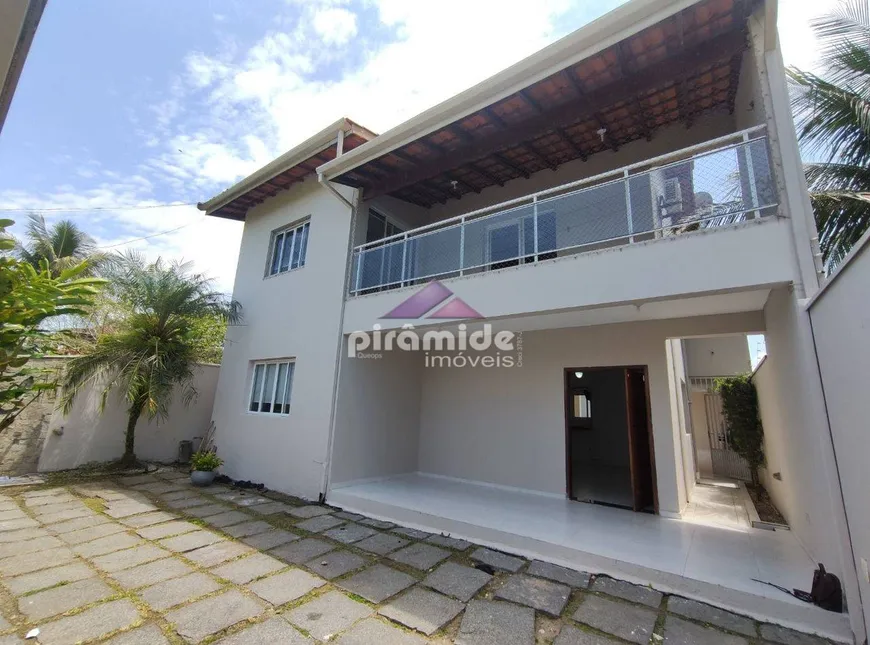 Foto 1 de Casa com 4 Quartos à venda, 260m² em Jardim Britânia, Caraguatatuba