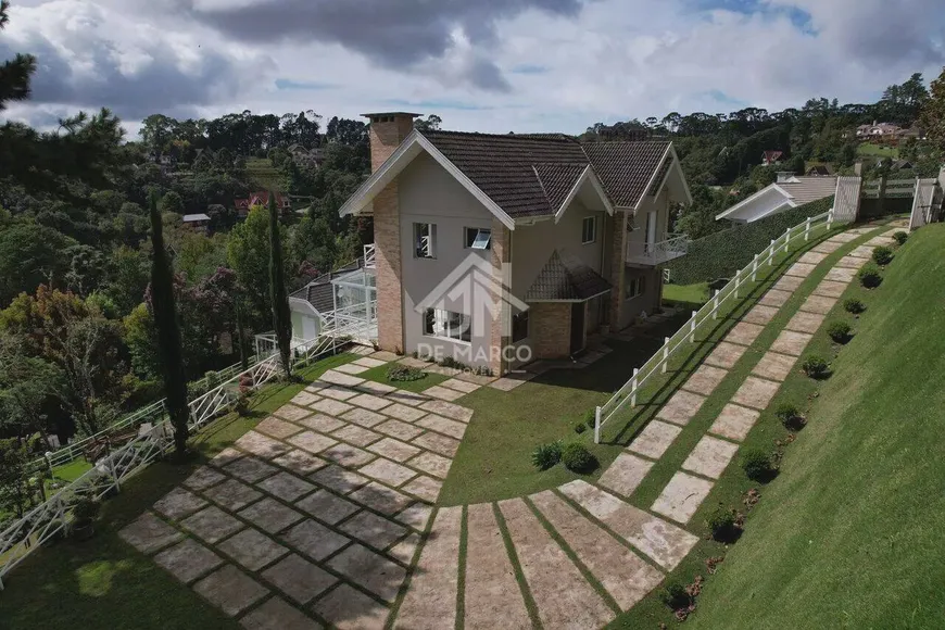 Foto 1 de Casa com 4 Quartos à venda, 223m² em Alto do Capivari, Campos do Jordão