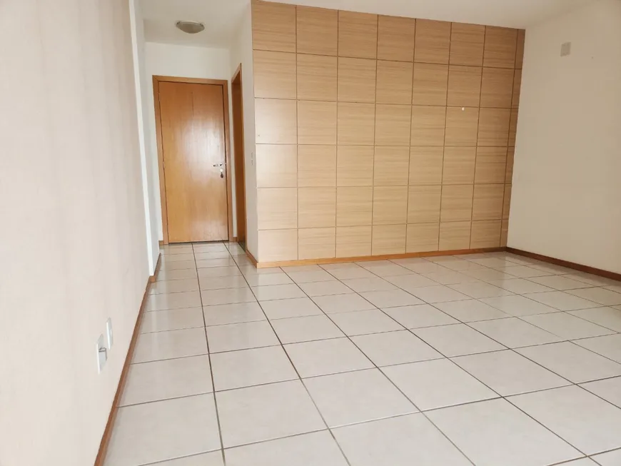 Foto 1 de Apartamento com 3 Quartos à venda, 91m² em Duque de Caxias, Cuiabá