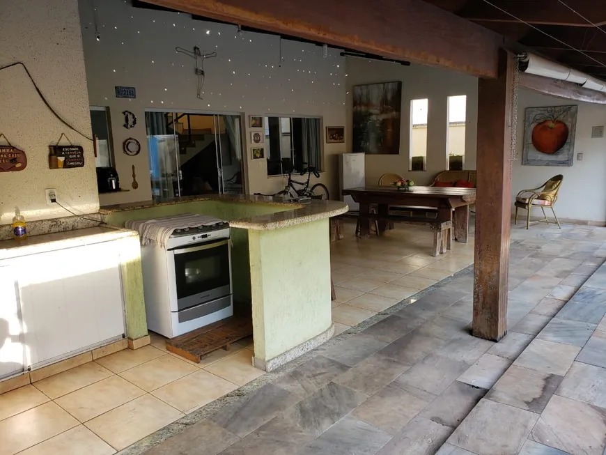 Foto 1 de Sobrado com 5 Quartos à venda, 320m² em Residencial Granville, Goiânia