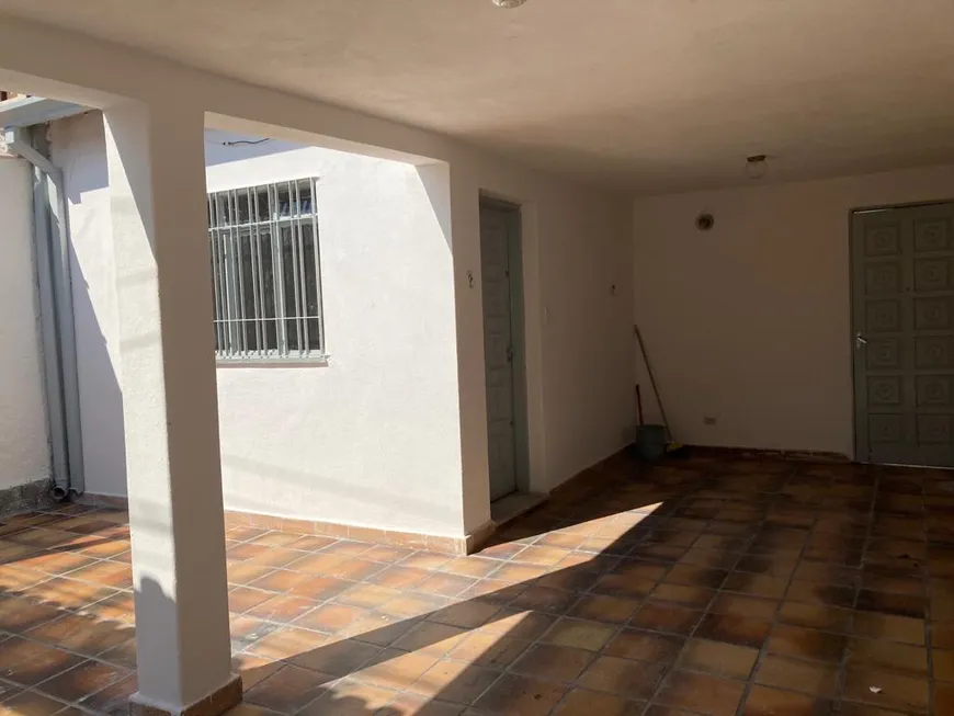 Foto 1 de Casa com 2 Quartos para alugar, 120m² em Ferreira, São Paulo