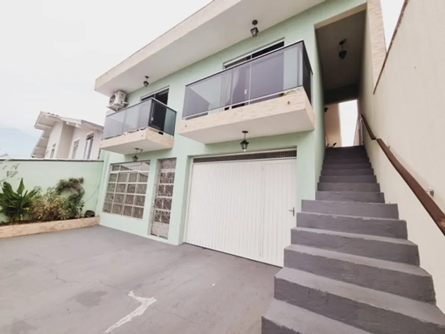 Foto 1 de Casa com 7 Quartos à venda, 359m² em Capoeiras, Florianópolis