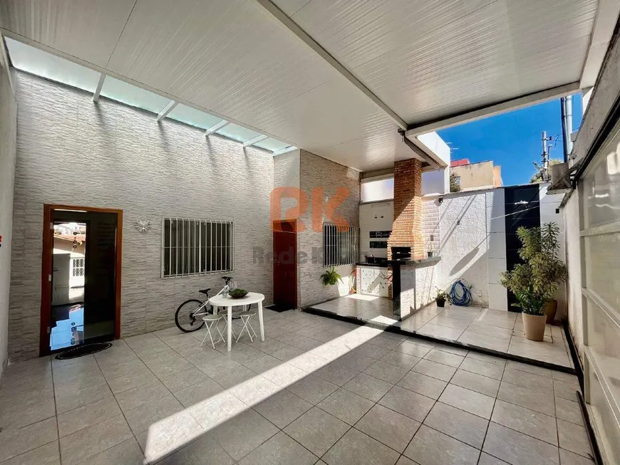 Foto 1 de Casa com 3 Quartos à venda, 226m² em Alípio de Melo, Belo Horizonte