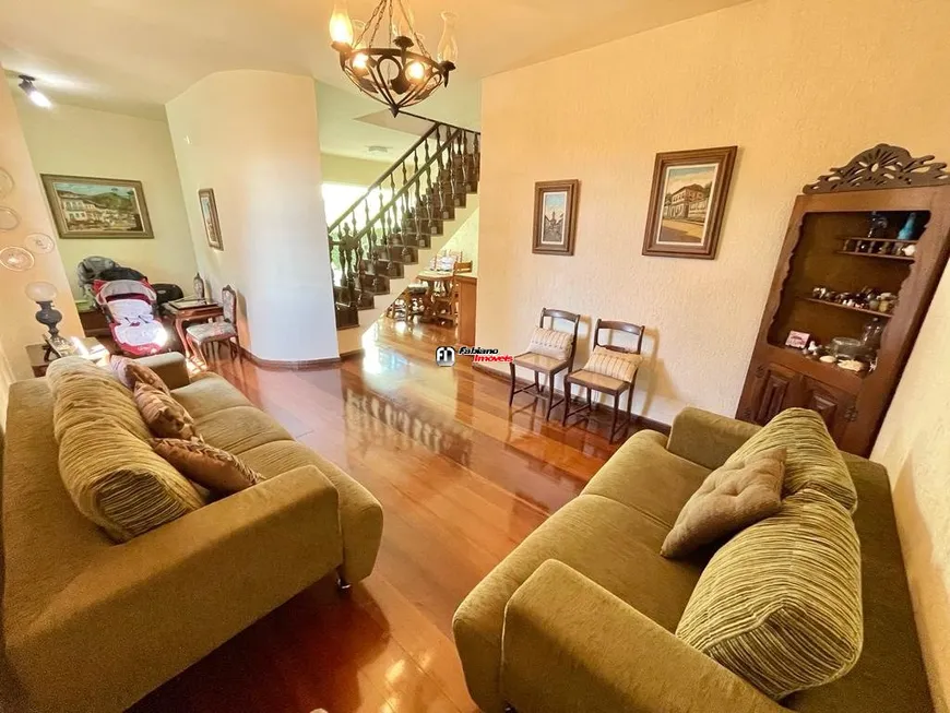 Foto 1 de Casa com 4 Quartos à venda, 275m² em Santa Amélia, Belo Horizonte