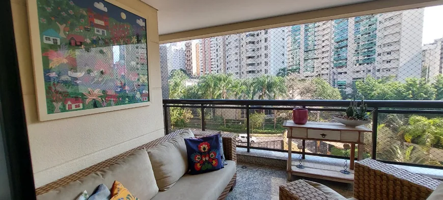 Foto 1 de Apartamento com 3 Quartos à venda, 220m² em Vila Suzana, São Paulo