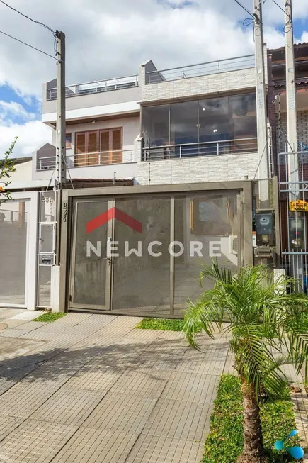 Foto 1 de Casa com 3 Quartos à venda, 120m² em Guarujá, Porto Alegre