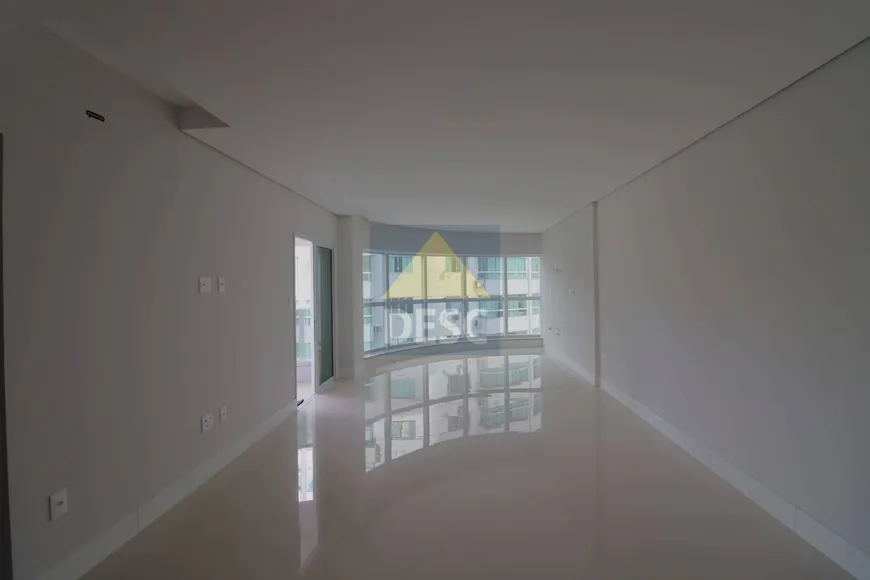 Foto 1 de Apartamento com 4 Quartos à venda, 153m² em Pioneiros, Balneário Camboriú