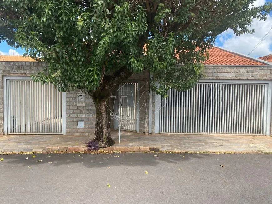 Foto 1 de Casa com 3 Quartos à venda, 208m² em Vila Xavier, Araraquara